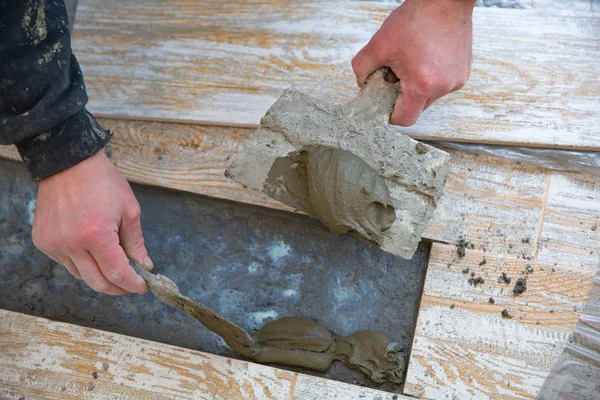 üzerinde bina yapışkan yer karosu döşeme