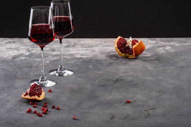 Kırmızı garnet, nar ve garnet kırmızı şarap