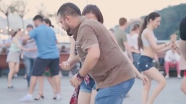 Kiev, Ukrayna, 22.06.2019. Latin Amerika dans dersleri. amatör dans Latin Amerika dansları.