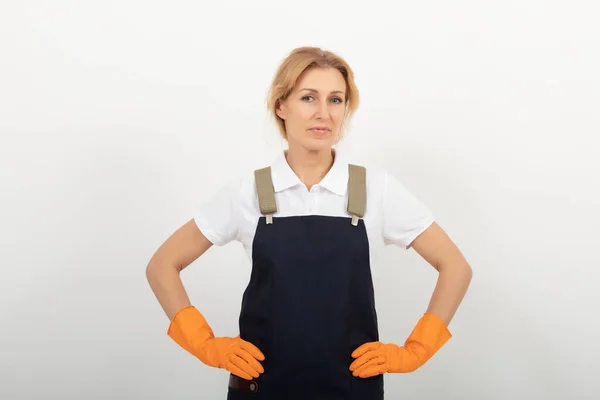 Portret Van Een Schoonmaakster Met Beschermende Handschoenen Klaar Schoon Maken — Stockfoto