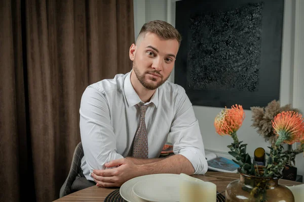 Portrait Young Handsome Man Wearing Suit Sitting Yable Romantic Dinner — Stock Photo, Image