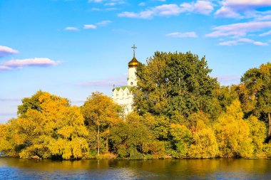 Beautiful autumn on the River Dnieper, Christian Church in the Monastic island,  Dnepr City, Ukraine (Dnipro, Dnepropetrovsk, Dnipropetrovsk), autumn wallpaper
