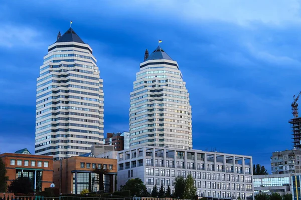 Vue Des Immeubles Plusieurs Étages Des Gratte Ciel Des Tours — Photo