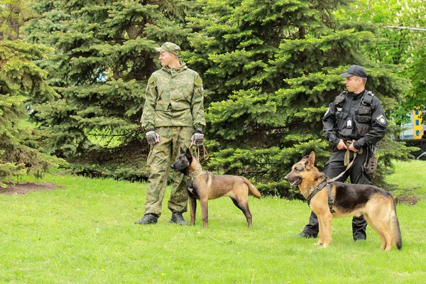Dnipro City Dnepropetrovsk Ukraine May 2018 Ukrainian Police Dog Handlers — Stock Photo, Image