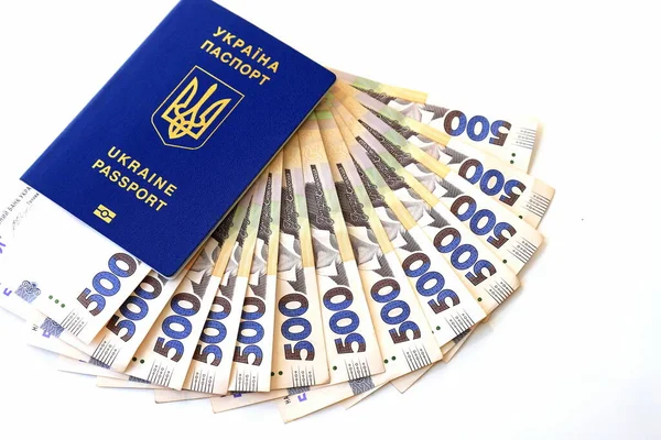 Ukraynaca Yazılı Yabancı Biyometrik Pasaport Pasaport Ukrayna Yeni Banknotlar 500 — Stok fotoğraf