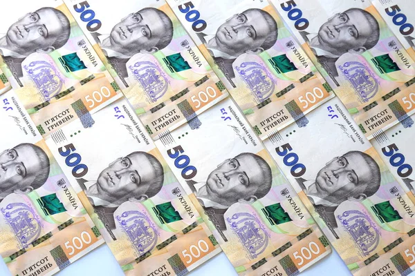ウクライナのグリブナ 白の背景に500リビアの新しい紙幣 クローズアップ 隔離された お金の背景 ギフトの概念 ショッピング ウクライナ — ストック写真