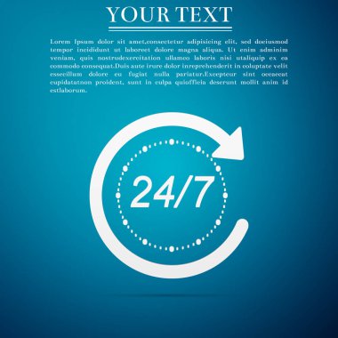 24 saat bir gün ve 7 gün izole bir hafta simge üzerinde arka plan mavi açık. Bütün gün döngüsel simgesi. Düz tasarım. Vektör çizim