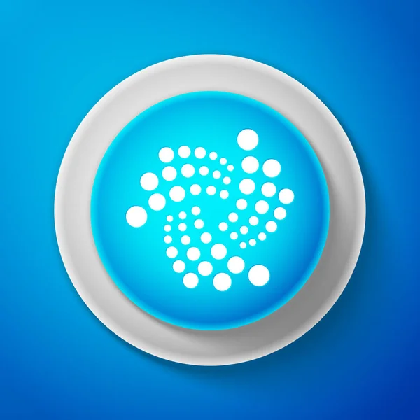 Белый криптовалютная монета IOTA MIOTA значок изолирован на синем фоне. Цифровая валюта Символ Altcoin. Безопасная криптовалюта на основе блокчейна. Голубая кнопка. Векторная миграция — стоковый вектор