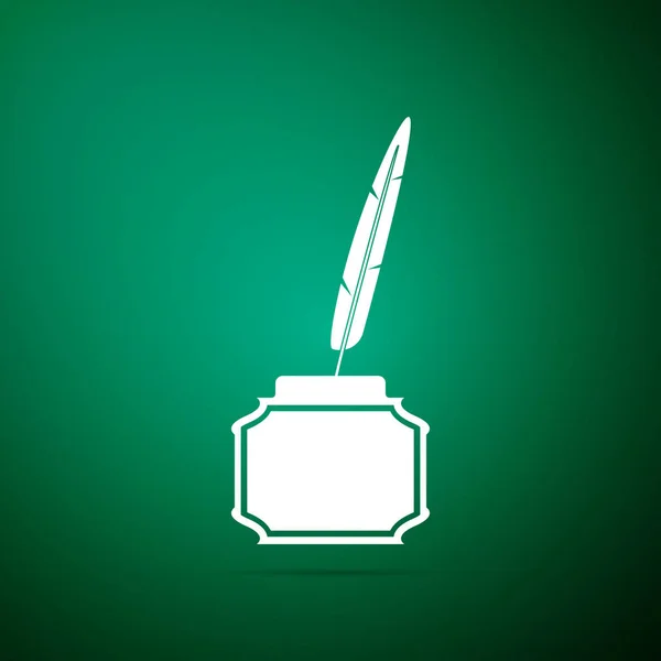 Feather inktpotje pictogram en geïsoleerd op groene achtergrond. Platte ontwerp. Vectorillustratie — Stockvector