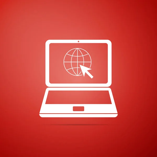 Webseite auf Laptop-Bildschirm-Symbol auf rotem Hintergrund isoliert. Laptop mit Globus und Cursor. Symbol für das World Wide Web. flache Bauweise. Vektorillustration — Stockvektor