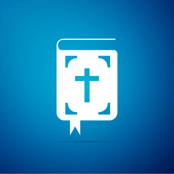 Biblia książka ikona na białym tle na niebieskim tle. Święty znak książki Biblii. Płaska konstrukcja. Ilustracja wektorowa — Wektor stockowy