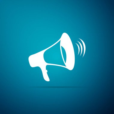 Megafon simgesi üzerinde mavi arka plan izole. Düz tasarım. Vektör çizim