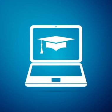 Mezuniyet kep ve dizüstü bilgisayar simgesi. Çevrimiçi öğrenme ya da e-öğrenme kavramı simge üzerinde mavi arka plan izole. Düz tasarım. Vektör çizim