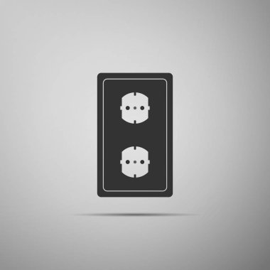 Gri arka plan üzerinde izole elektrik prizine simgesi. Priz. Rozet sembol. Düz tasarım. Vektör çizim