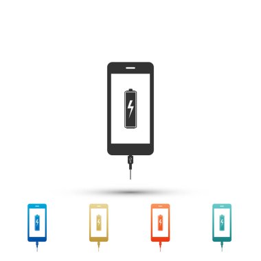 Akıllı telefon pil şarj simgesi beyaz arka plan üzerinde izole. Bir düşük pil şarj ile ve Usb bağlantısı ile telefon. Renkli simgeler kümesi öğeleri. Düz tasarım. Vektör çizim