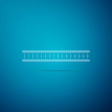 Cetvel simgesi üzerinde mavi arka plan izole. Yeşilaycı sembolü. Düz tasarım. Vektör çizim