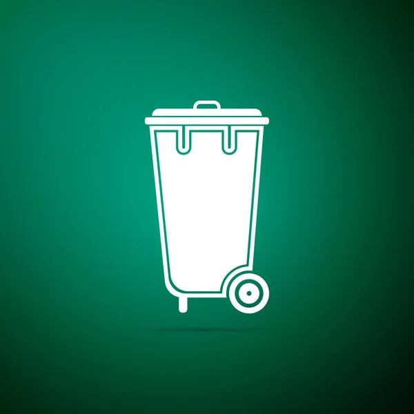 Recycle bin with icon isolated on green background. Trash can icon. Flat design. Vector Illustration — Stock Vector
