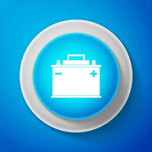 Icono de la batería del coche blanco aislado sobre fondo azul. Acumulador de energía de la batería y la batería acumulador de electricidad. Botón azul círculo con línea blanca. Ilustración vectorial — Vector de stock