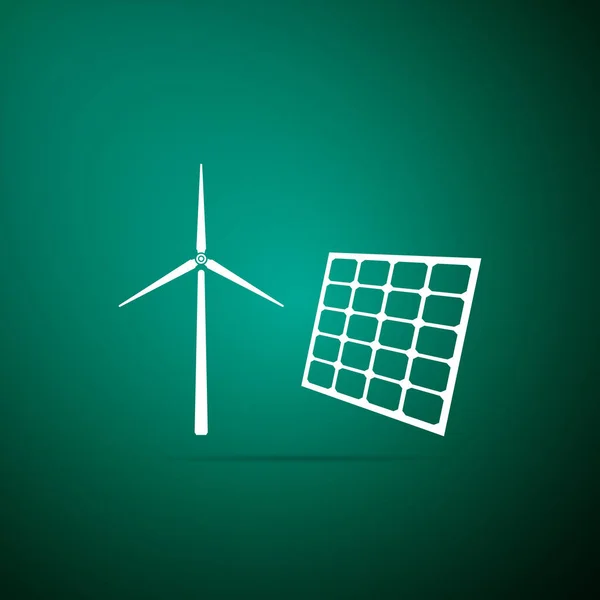 Вітрові турбіни, що генерують електрику та піктограму сонячної панелі, ізольовані на зеленому фоні. Енергетична альтернатива, концепція відновлюваної енергетики. Плоский дизайн. Векторна ілюстрація — стоковий вектор