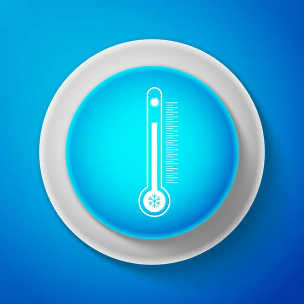 Termómetro con escala que mide el calor y el frío, con el sol y el icono del copo de nieve aislados sobre fondo azul. Círculo botón azul. Ilustración vectorial — Vector de stock
