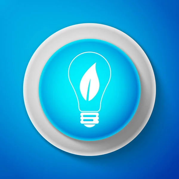 Bombilla con icono de hoja aislada sobre fondo azul. Concepto de energía ecológica. Círculo botón azul. Ilustración vectorial — Vector de stock