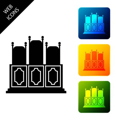 Beyaz arka plan üzerinde izole masa simgesi ile Mahkeme odası. Sandalye simgesi. Simgeleri renkli kare düğmeleri ayarlayın. Vektör İllüstrasyonu