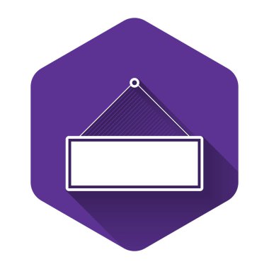 Beyaz Pano asılı ikonu uzun gölgeyle izole edildi. Reklamlar için uygun bar, kafe, bar, restoran. Mor altıgen düğmesi. Vektör İllüstrasyonu