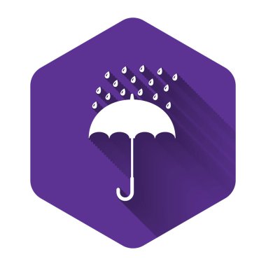 Beyaz Şemsiye ve yağmur damlaları uzun gölgeli izole bir ikon. Mor altıgen düğmesi. Vektör İllüstrasyonu