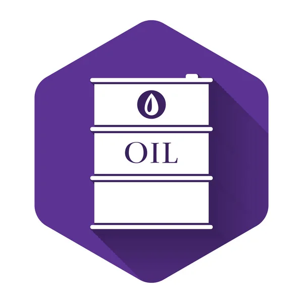 Bílý olej barel ikona izolované s dlouhým stínem. Kontejner s olejem. Pro infografiku, palivo, průmysl, energetiku, ekologii. Fialové šestiúhelníkové tlačítko. Vektorová ilustrace — Stockový vektor