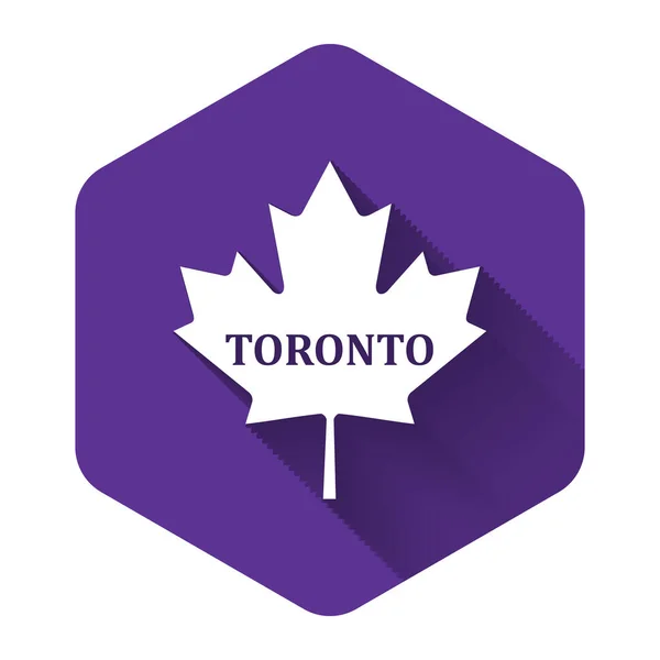 White Canadian maple leaf with city name Toronto icon isolated with long shadow. Purple hexagon button. Vector Illustration — Stock Vector