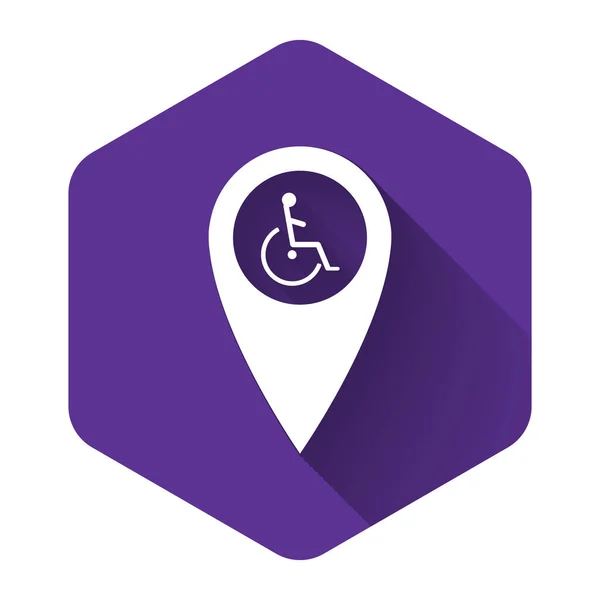 White Disabled Handicap in map pointer icon isolated with long shadow. Invalid symbol. Wheelchair handicap sign. Purple hexagon button. Vector Illustration — Stock Vector