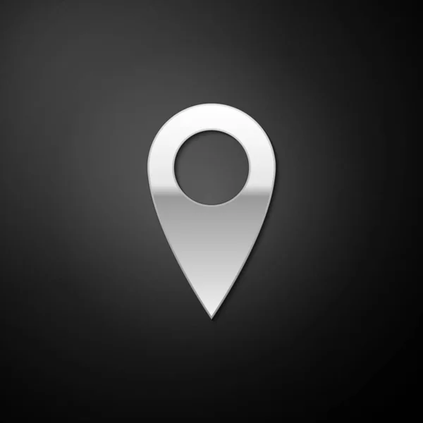 Icono de ubicación plateada aislado sobre fondo negro. Símbolo de puntero. Mapa de navegación, GPS, dirección, lugar, brújula, contacto, concepto de búsqueda. Estilo de sombra larga. Vector — Vector de stock