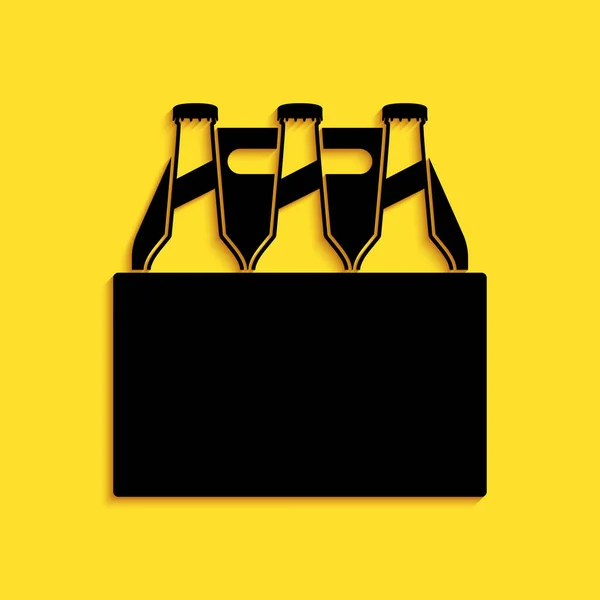 黄色の背景に隔離されたビールボトルのアイコンのブラックパック ビール箱の看板を作成します 長い影のスタイル ベクトル — ストックベクタ