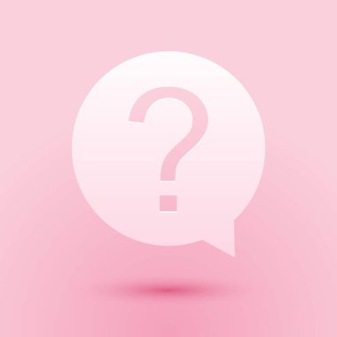 Kağıt kesiği Soru işareti pembe arka planda izole edilmiş daire simgesi şeklinde. Tehlike uyarısı sembolü. Yardım sembolü. SSS işareti. Kağıt sanatı tarzı. Vektör.