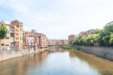 Girona şehir manzaralı. Costa Brava bölge. İspanya