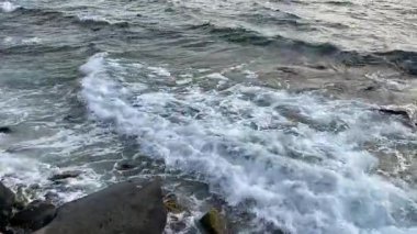 bir deniz dalgaları