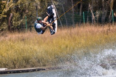 Phuket, Tayland, Cable Way Parkı, 17 Mart 2019, Young Wakeboar