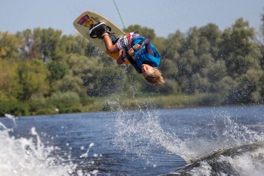 Kiev Ukrayna 2019-08-24 Ukrayna Wakeboard Şampiyonası teknesi