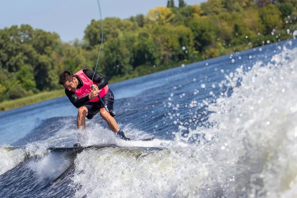 Kiev Ukraina 2019-08-24 Ukrainska Wakeboarding Championship båt — Stockfoto