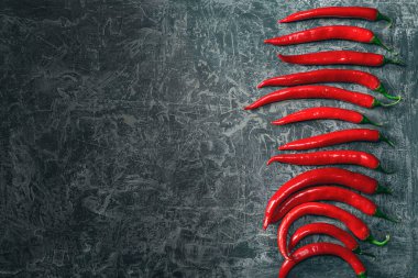 Kırmızı acı biber. Taze sebzeler. Yukarıdan bak. Metnin için boş yer.