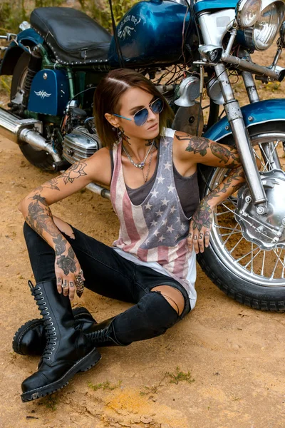 Attractive Stylish Dangerous Girl Posing Bike Deserted Nature — Stock Photo, Image