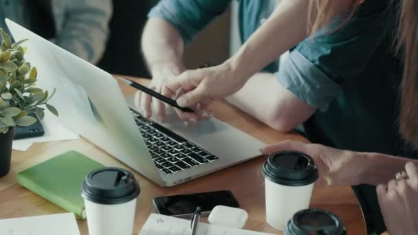 Office Desk in Modern Start Up Workflow Business Team Meeting using Digital Display Technology — стоковое видео