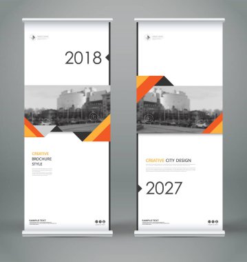 Soyut kompozisyon. Beyaz rulo broşür kapağı tasarımı. Bilgi pankartı çerçevesi. Metin yazı tipi. Başlık sayfası modeli ayarlandı. Modern vektör baş sayfası. Şehir manzaralı marka bayrağı. Üçgen figürler ikonu. İlan fiberi
