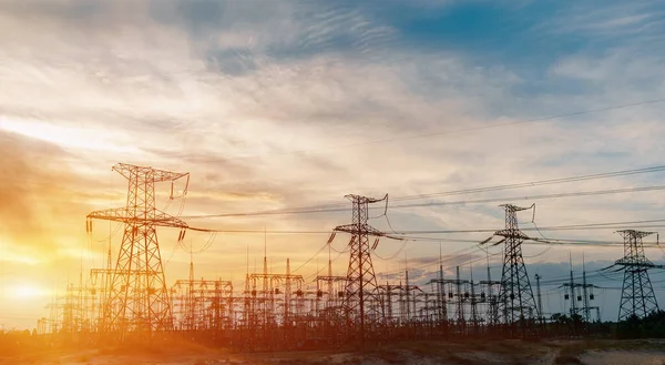 Subestación Eléctrica Distribución Con Líneas Eléctricas Transformadores Atardecer — Foto de Stock