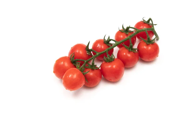 Ein Zweig Roter Kirschtomaten Auf Weißem Hintergrund Das Kleine Saftige — Stockfoto