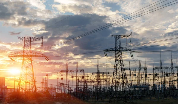 Distribuição Subestação Elétrica Com Linhas Alimentação Transformadores — Fotografia de Stock