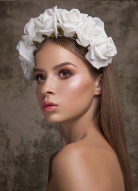 Stüdyoda genç manken çekimi