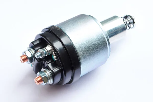 marş röle araba üzerinde bir