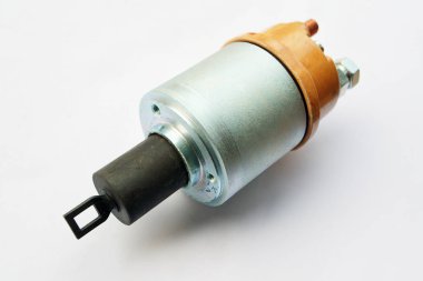 Traktör marş röle üzerinde izole