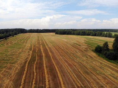 Bir hava üzerinden paralel çizgiler